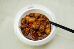 張成榮香辣雞架飯加盟怎么樣？會(huì)不會(huì)很貴？